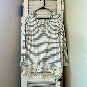 Daytrip by BKE white and black striped tunic